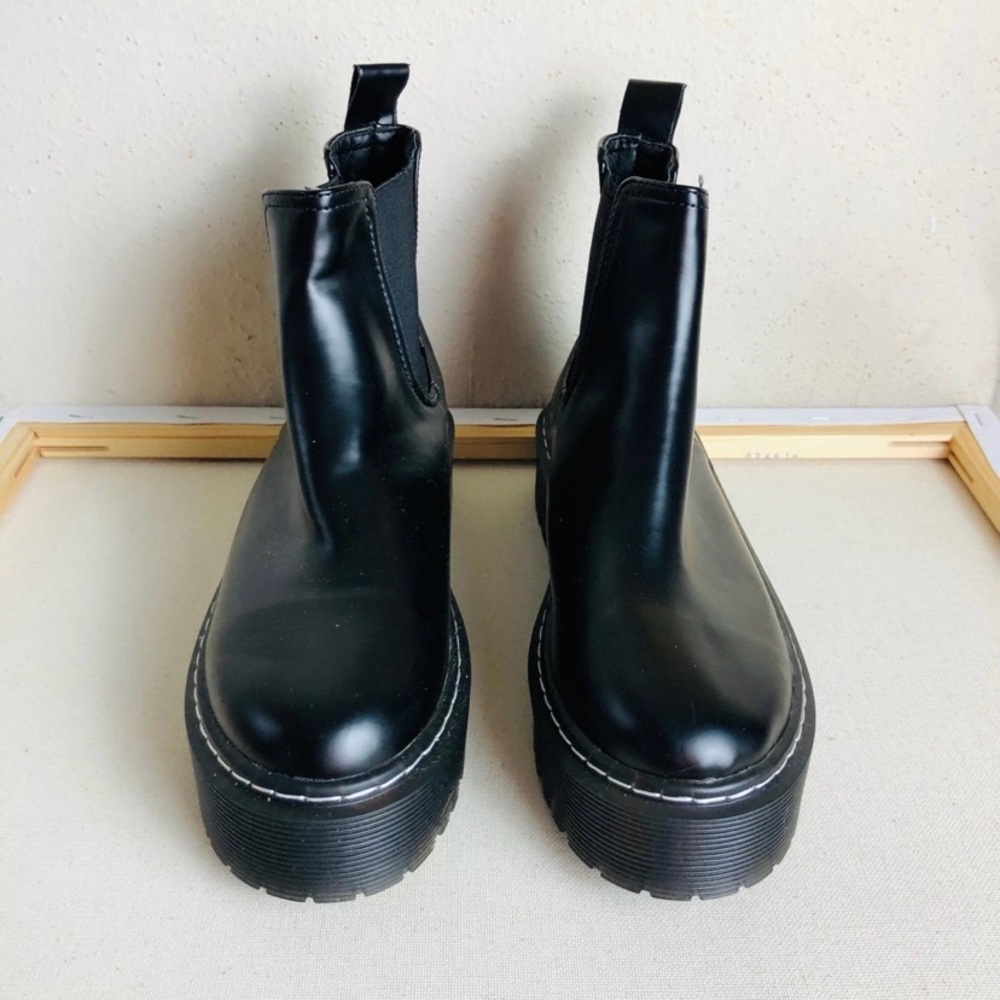 Black Platform Chelsea Boots
